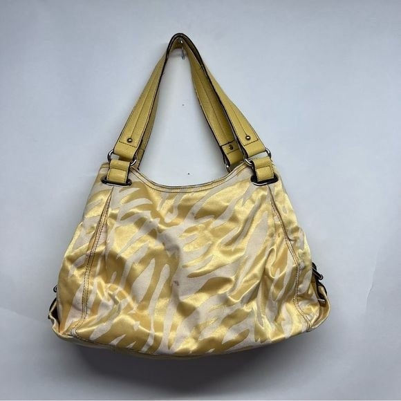 $3 With any Purchase- add to bundle- Women’s yellow purse - Picture 2 of 14